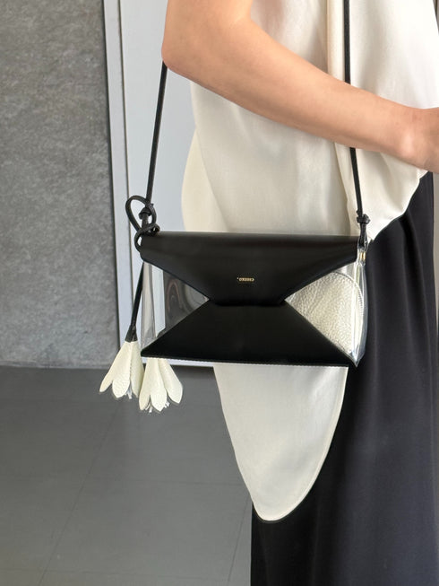 ORIGAMI- clear shoulder